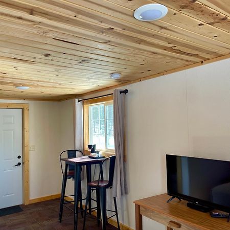 Hanging Horn Lakeside Resort Moose Lake 외부 사진