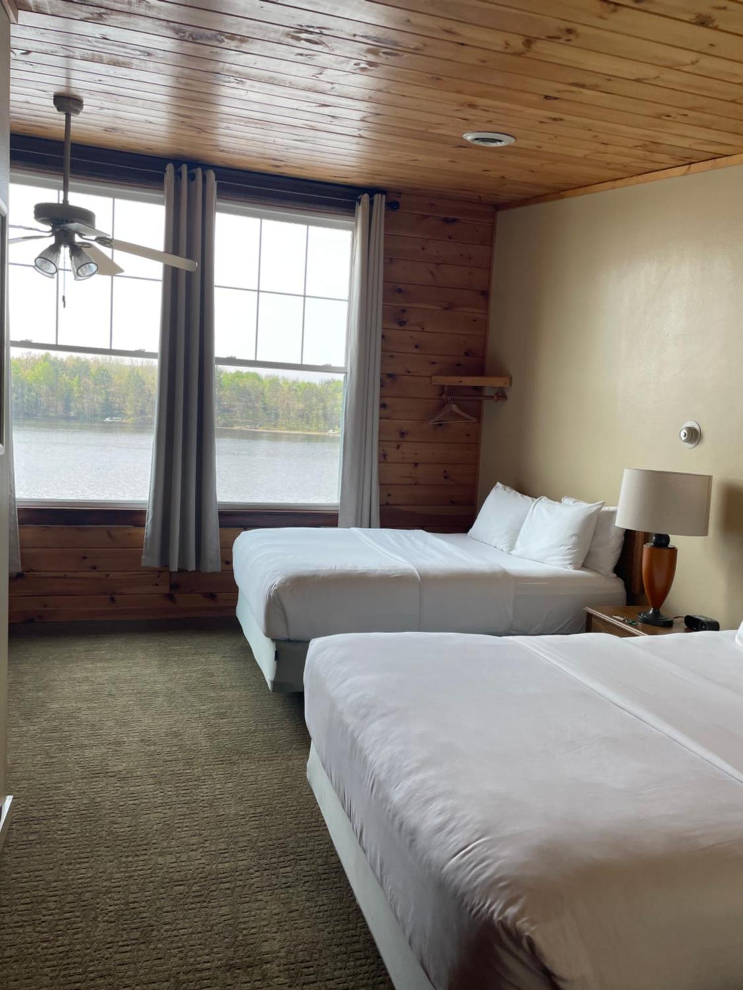 Hanging Horn Lakeside Resort Moose Lake 외부 사진