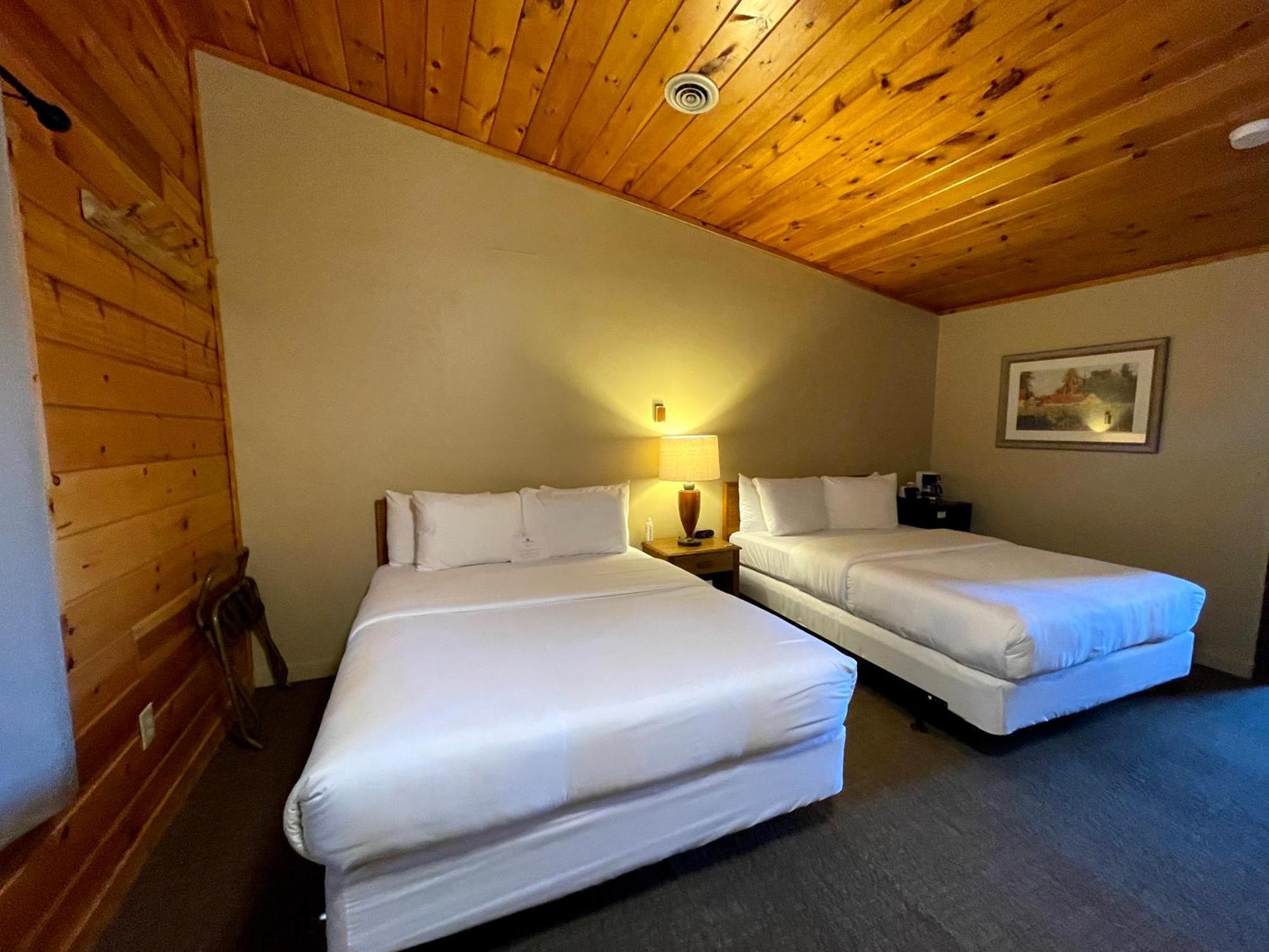 Hanging Horn Lakeside Resort Moose Lake 외부 사진