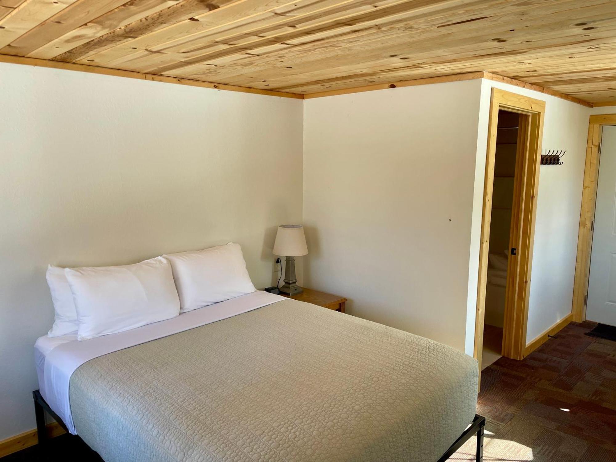 Hanging Horn Lakeside Resort Moose Lake 외부 사진