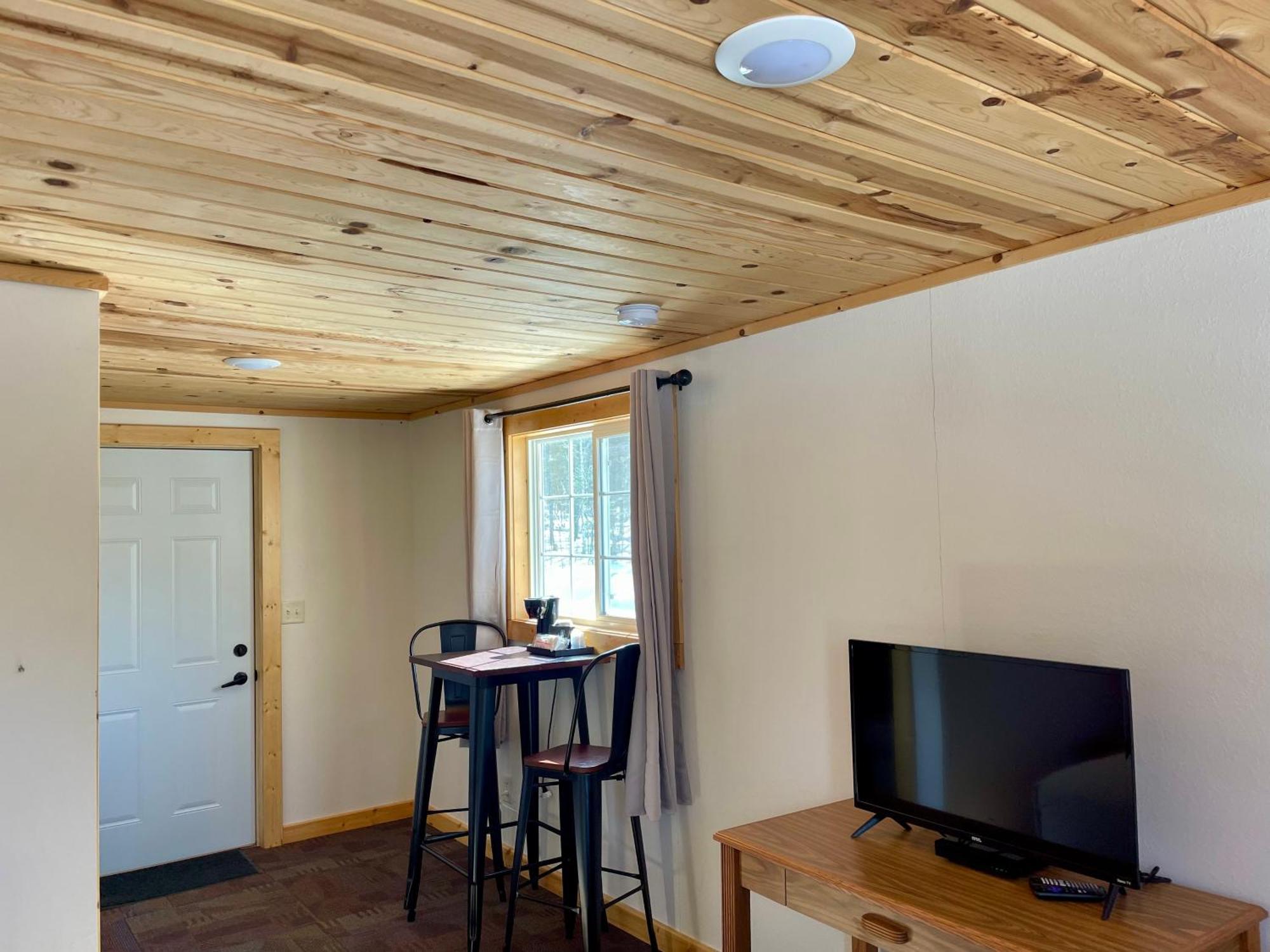 Hanging Horn Lakeside Resort Moose Lake 외부 사진