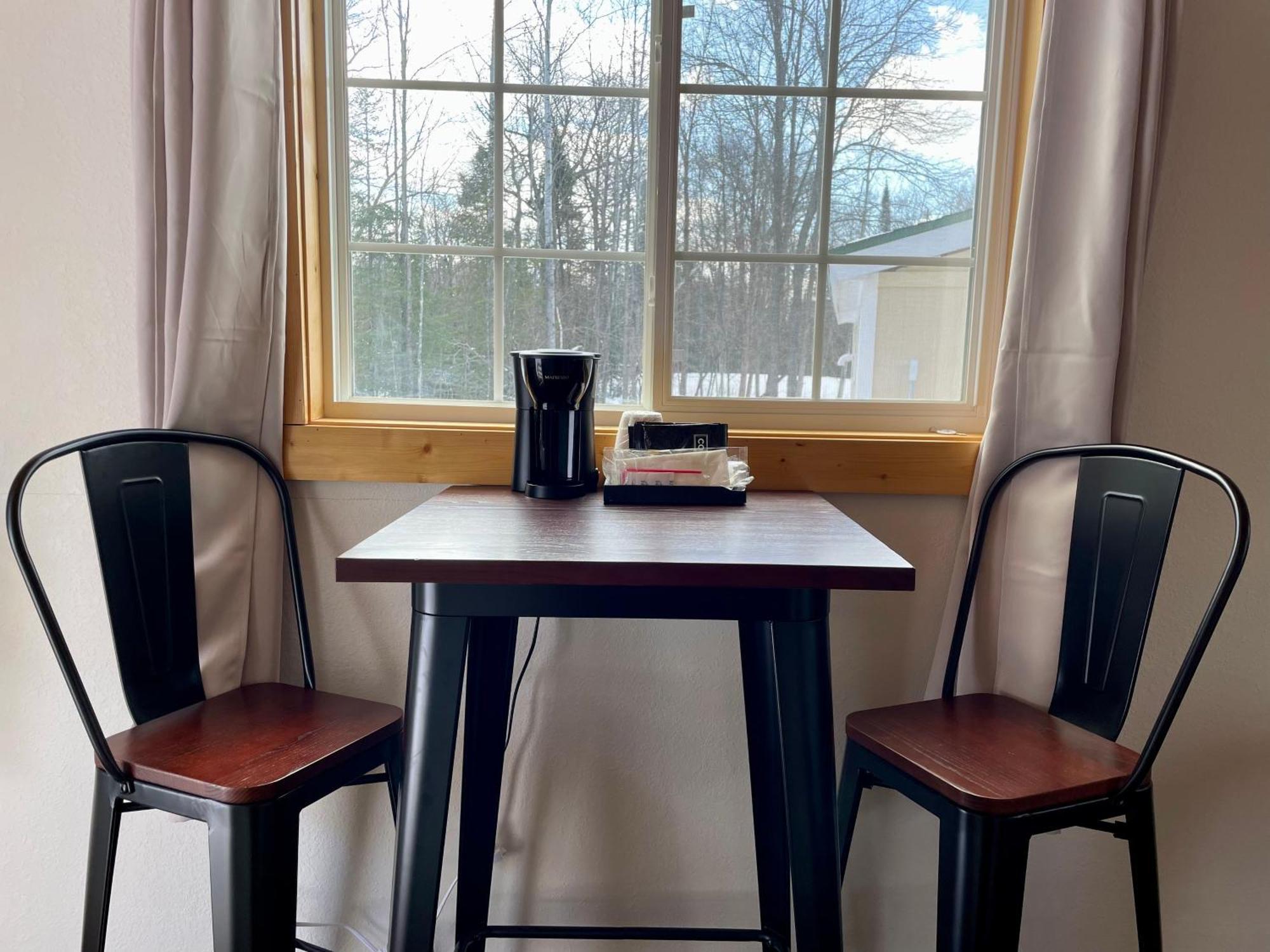 Hanging Horn Lakeside Resort Moose Lake 외부 사진