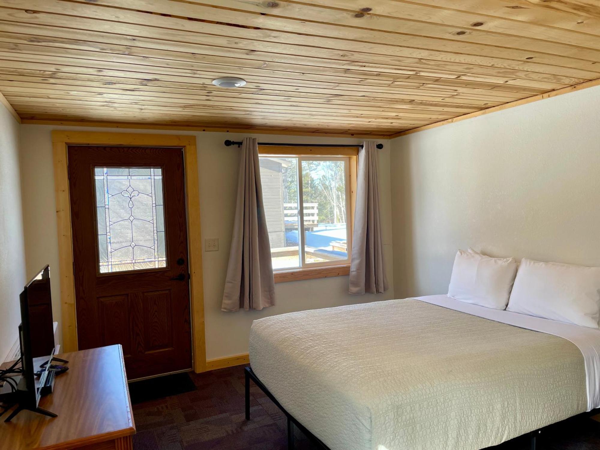 Hanging Horn Lakeside Resort Moose Lake 외부 사진