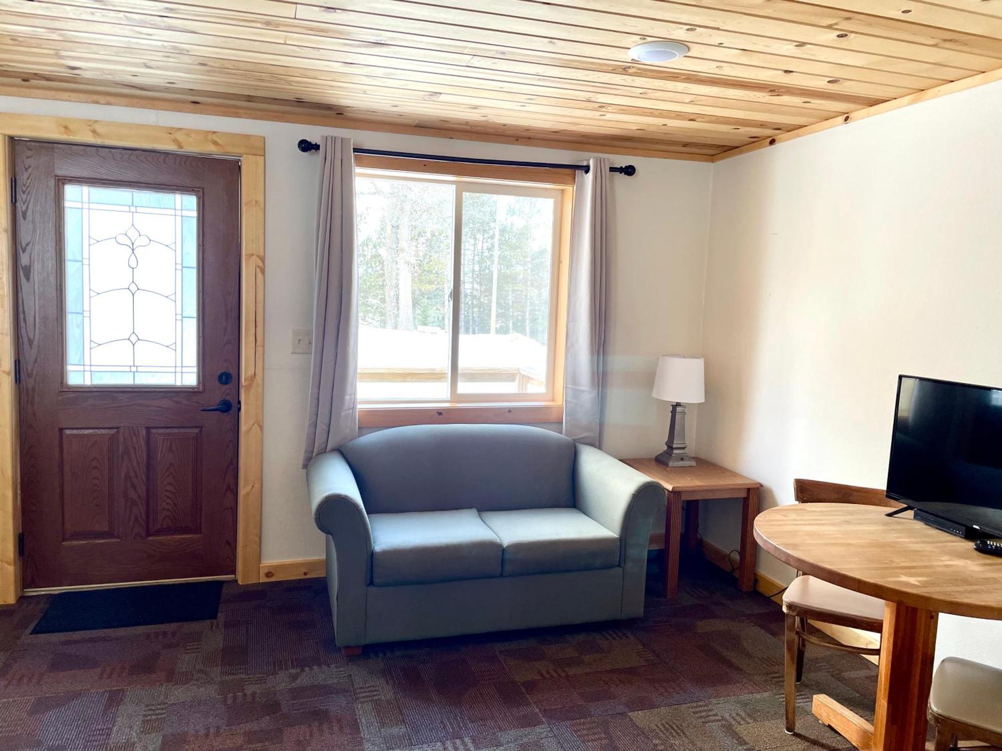 Hanging Horn Lakeside Resort Moose Lake 외부 사진