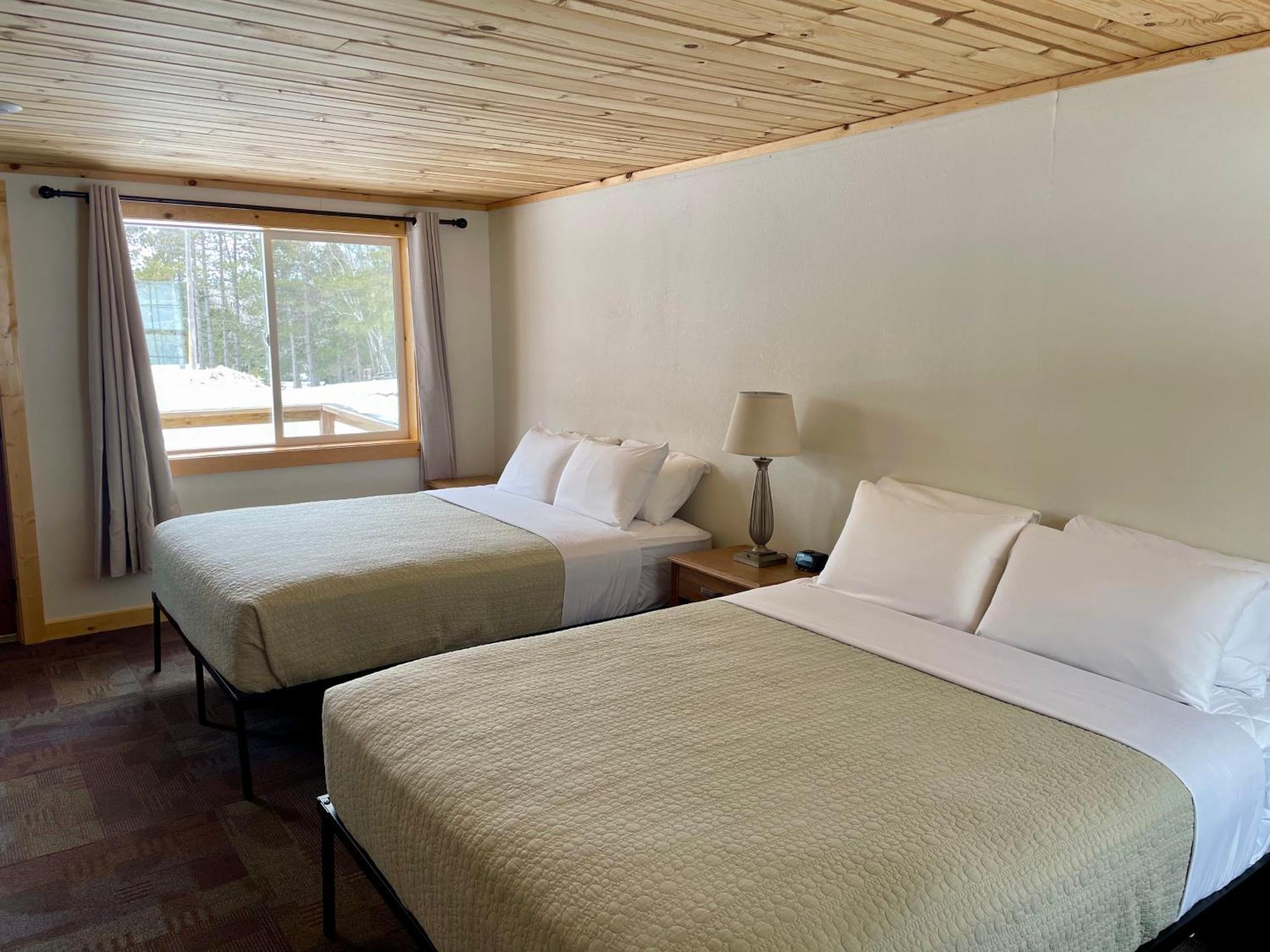 Hanging Horn Lakeside Resort Moose Lake 외부 사진