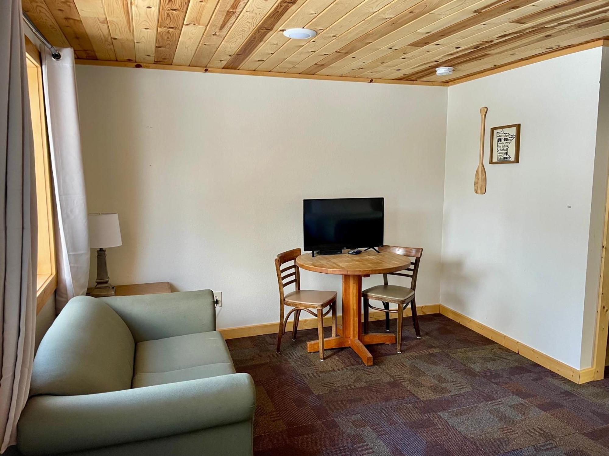 Hanging Horn Lakeside Resort Moose Lake 외부 사진