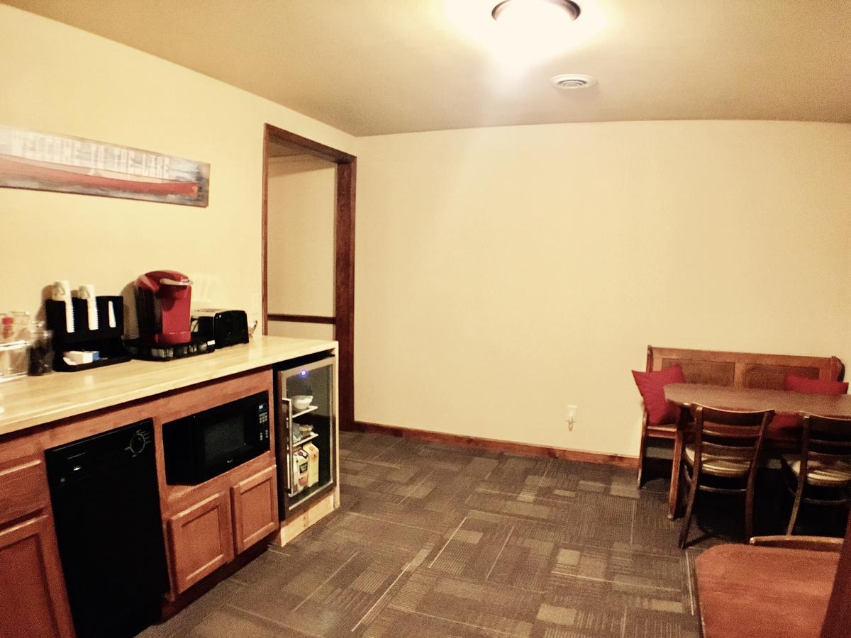 Hanging Horn Lakeside Resort Moose Lake 외부 사진