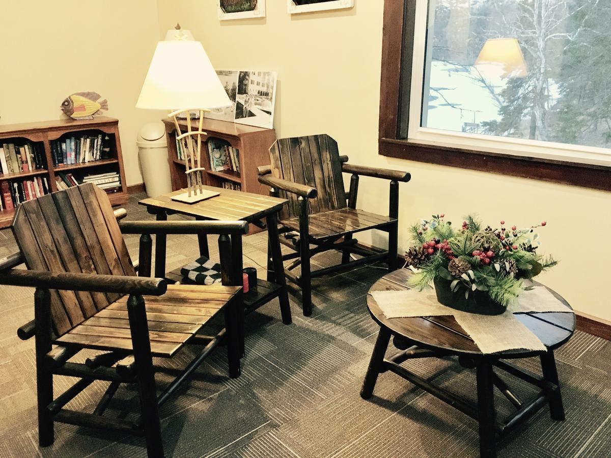 Hanging Horn Lakeside Resort Moose Lake 외부 사진