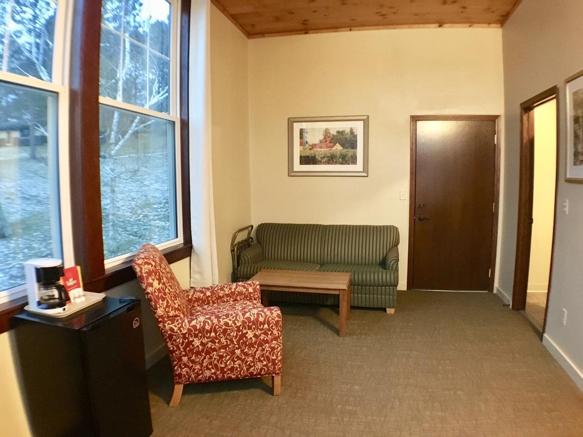 Hanging Horn Lakeside Resort Moose Lake 외부 사진
