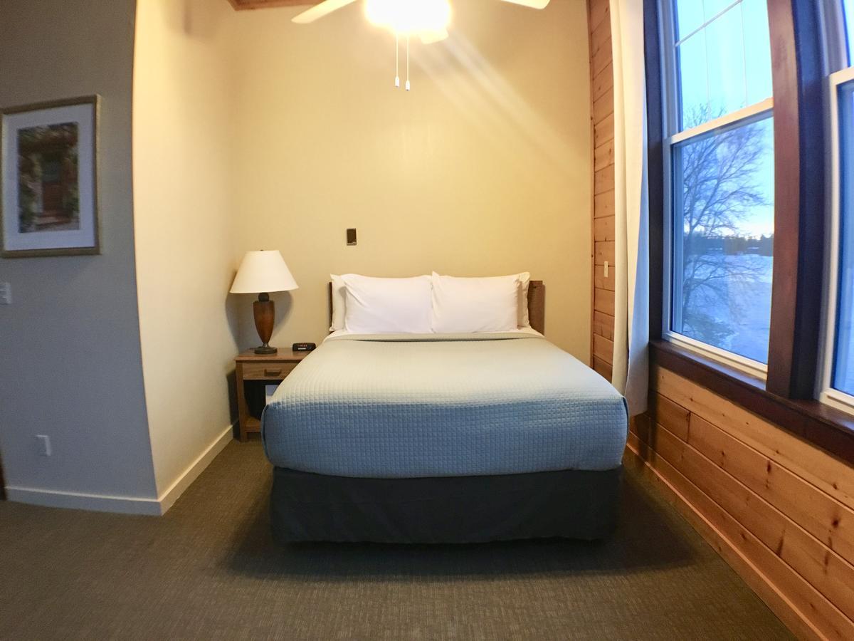 Hanging Horn Lakeside Resort Moose Lake 외부 사진